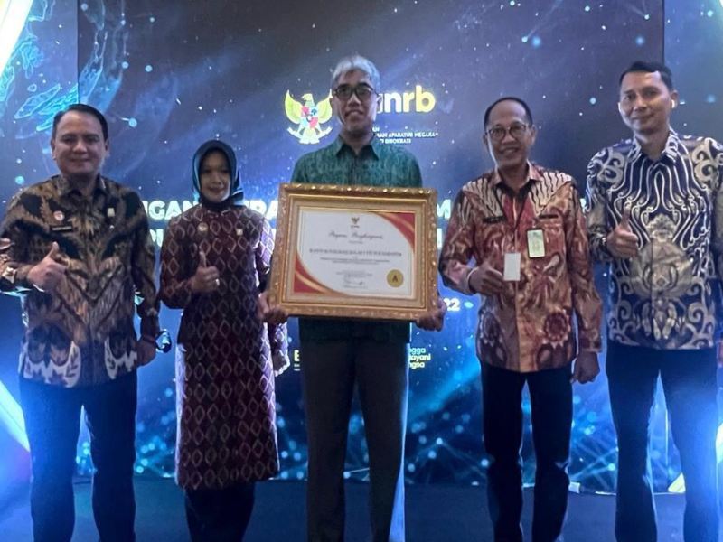 Kantor Imigrasi Kelas I TPI Yogyakarta menerima penghargaan Kementerian/Lembaga Khusus Terbaik Hasil Pemantauan dan Evaluasi Penyelenggaraan Pelayanan Publik Tahun 2022./Istimewa