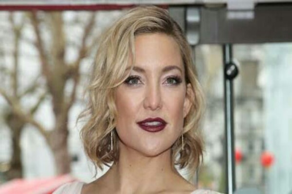 Diam-Diam Kate Hudson Hamil Anak Ketiga