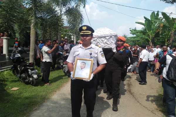 Kecelakaan Ngawi, Istri Masinis Sancaka Jadi Pegawai KAI