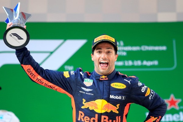 Ricciardo Finish Pertama GP China