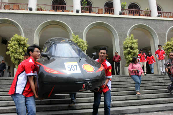 Tim Semar UGM Siap Bertarung di DWC London