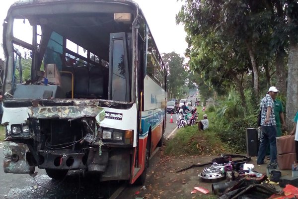 Kebut-kebutan Kejar Penumpang, 3 Bus Celaka di Karanganyar