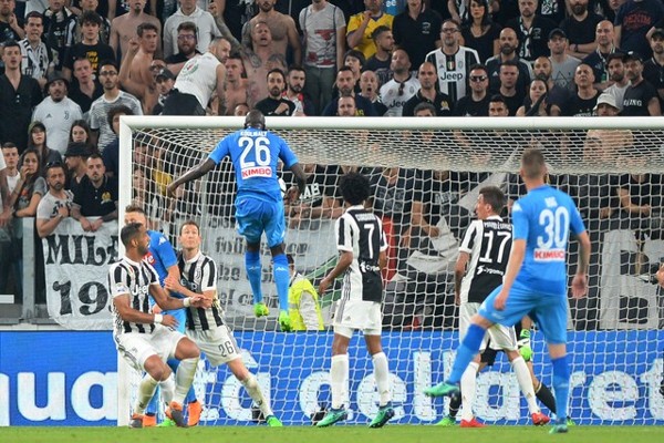 Persaingan Napoli dan Juventus Kian Ketat