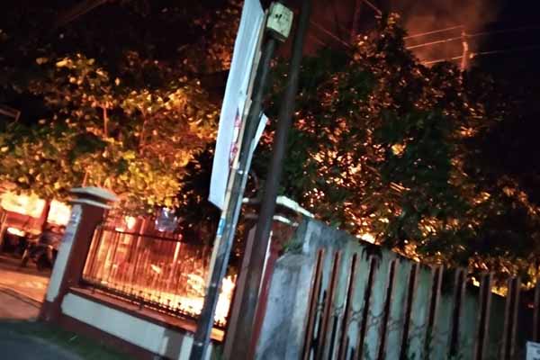 KEBAKARAN JOGJA: Travo Meledak, Pengunjung Warnet Berhamburan