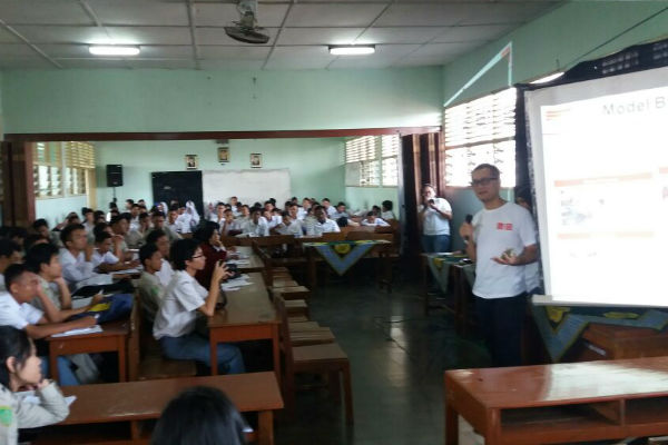Uniqlo Berikan Workshop Industri Retail kepada Pelajar Taman Siswa