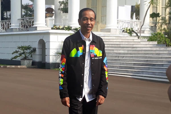 Keren, Begini Gaya Jokowi Pakai Jaket Asian Games