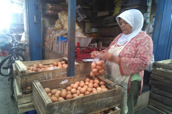 Dua Pekan Menjelang Ramadan, Harga Telur Ayam Merangkak Naik 