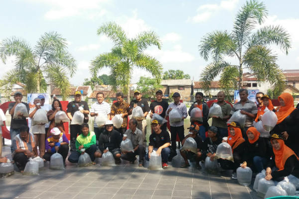 BKIPM Tebar 35.000 Ekor Ikan Graskap dan Nilem di Langensari
