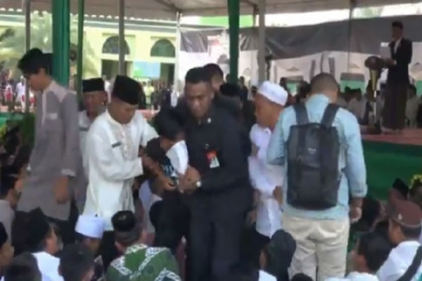 2 Mahasiswa Tiba-Tiba Teriak saat Presiden Pidato, Tak Disangka Begini Reaksi Jokowi