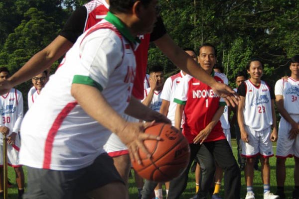 Gabung dengan Tim Merah, Presiden Jokowi Harus Bertekuk Lutut pada Tim Pramono Anung