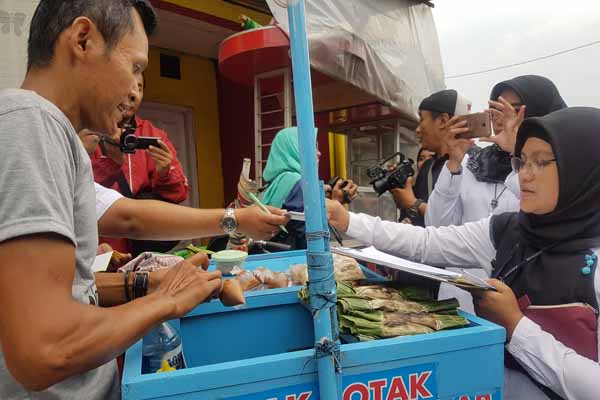 BPOM Periksa Makanan di Pasar Ramadan Nitikan, Ini Hasilnya