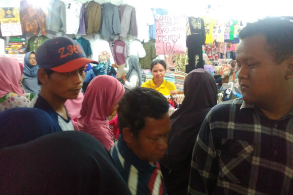 Masyarakat Mulai Serbu Busana Muslim, Pedagang Sampai Menambah Tenaga Kerja