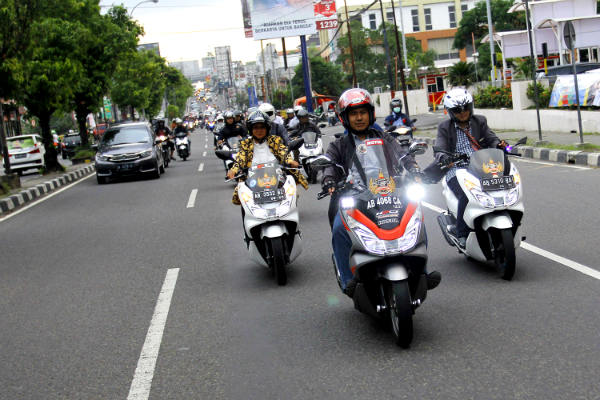 Puluhan Pencinta Honda PCX Tampil di PCX Scooter Ride Yogyakarta