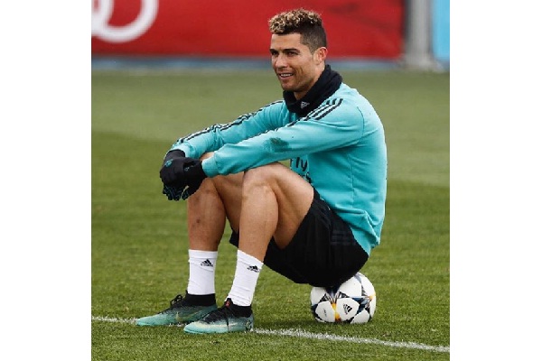 Muka Ronaldo Tak Muncul di Toko Online Real Madrid