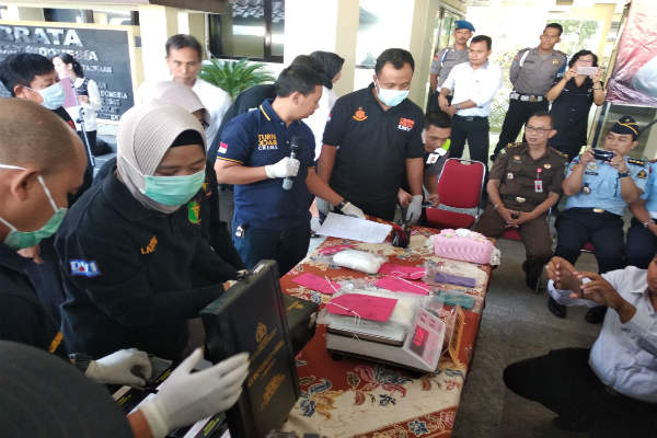 Polda DIY Musnahkan Setengah Kilogram Sabu-Sabu 