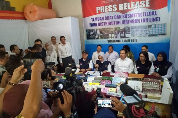 Gudang Kosmetik Ilegal di Semarang Digerebek, Dipasarkan Online, Beromzet Rp3,5 Miliar