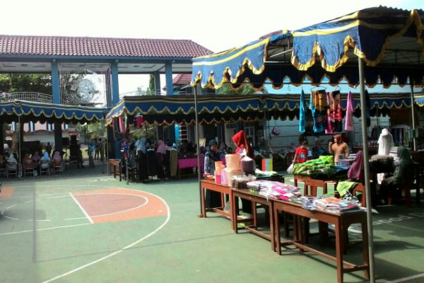 SMK Muh 1 Moyudan Gelar Bazar Menarik