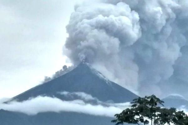 Gunung Berapi Guatemala Meletus, 7 Orang Tewas dan 296 Orang Cedera