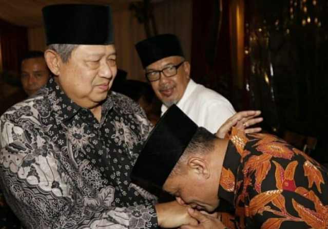 Terungkap, Alasan Gatot Nurmantyo Rela Cium Tangan SBY