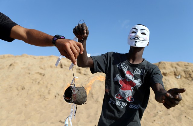 LONG-FORM: Remaja Gaza Serang Israel dengan Layang-Layang Berapi, Ratusan Hektare Lahan Terbakar