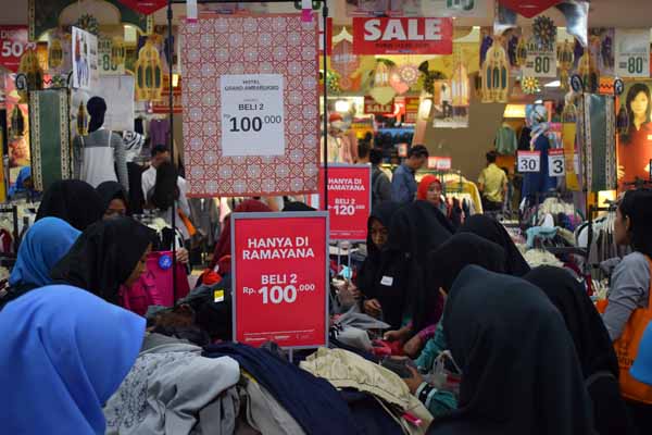 Grand Ambarrukmo Ajak Anak Yatim Belanja di Mall dan Bebaskan Mereka Pilih Baju