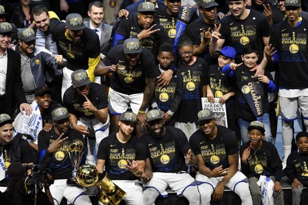 NBA: Golden State Warriors Raih Trofi Keenam