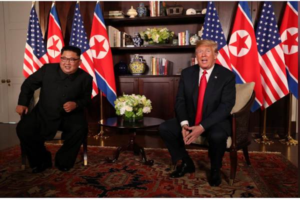 Perundingan AS-Korut: Trump Hakulyakin, Kim Jong-un Mesem