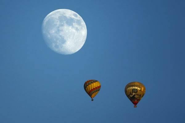 Balon Udara Bahayakan Keselamatan Penerbangan