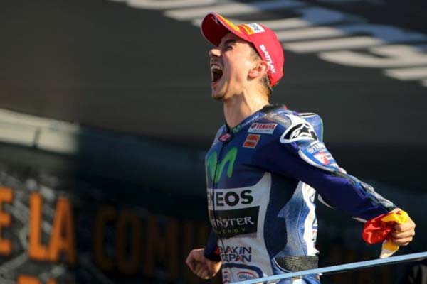 Lorenzo Paling Depan, Rossi Nomor 7