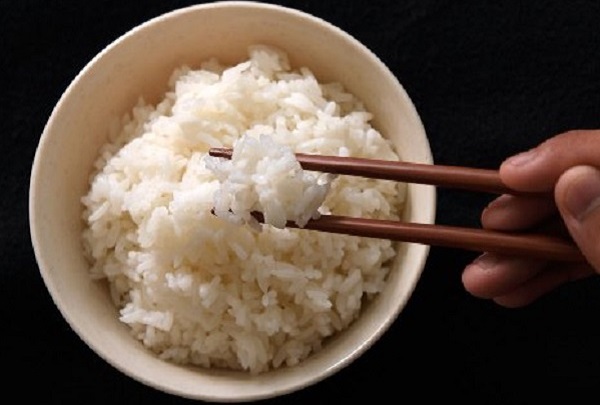 Kebanyakan Makan Nasi? Tak Cuma Berefek Ngantuk Lho   