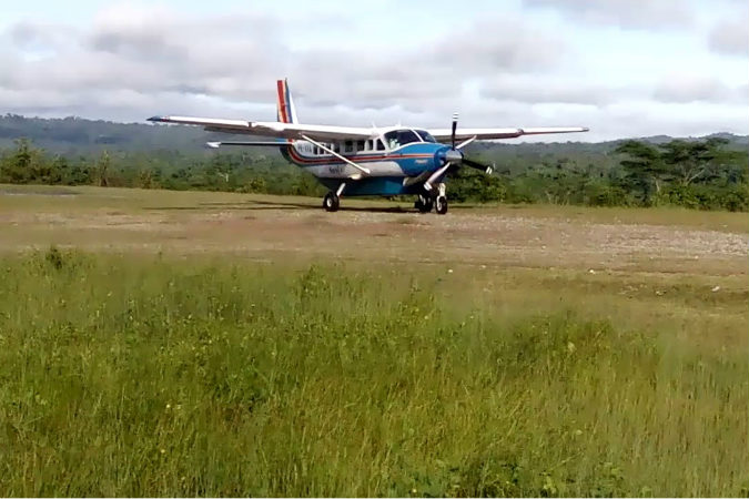 Pesawat Twin Otter Ditembak di Kenyam Papua, Kopilot Terluka