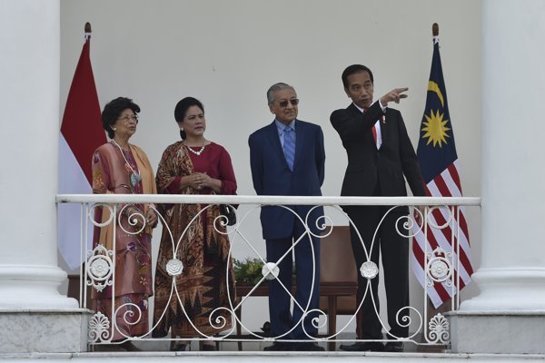 Masalah Perbatasan dan Perlindungan TKI Dibahas dalam Pertemuan Jokowi-Mahathir Muhammad