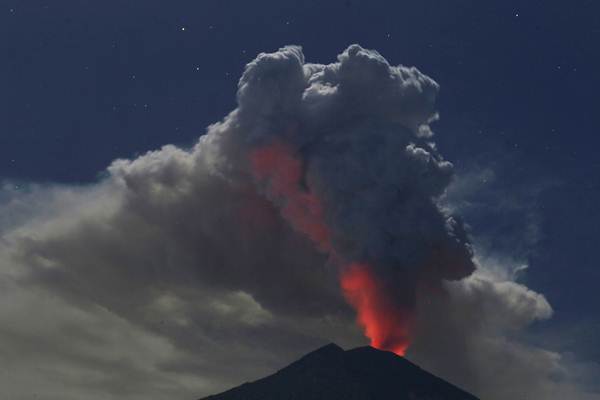 Erupsi Efusif Sebulan Terakhir Memicu Letusan Dahsyat Gunung Agung