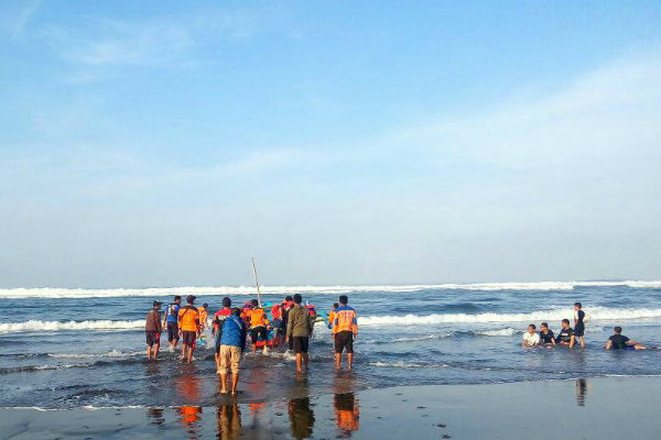 Pagi Ini Pencarian Korban Laka Laut Parangtritis Dilanjutkan