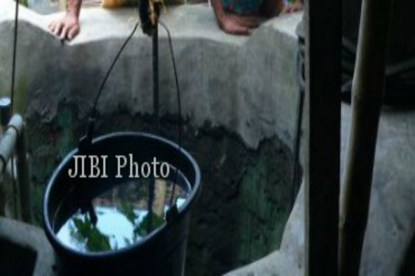 Nahas, Berniat Perbaiki Tali Timba, Maryati Tercebur ke Dalam Sumur
