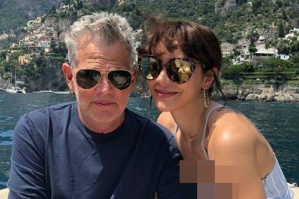 David Foster Resmi Bertunangan dengan Penyanyi Berusia 34 Tahun Lebih Muda