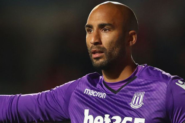 Manchester United Rekrut Kiper Gaek dari Stoke