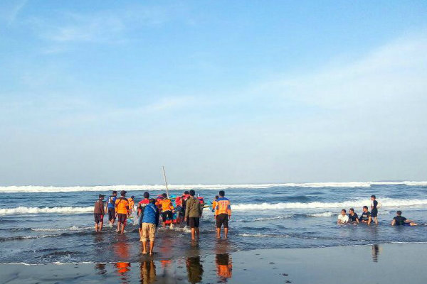 Wisatawan yang Hilang di Parangtritis Diduga Terjebak Pertemuan Arus Laut dan Kali Progo