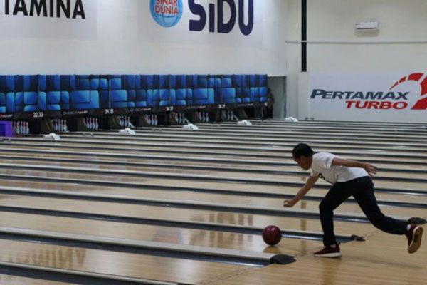 ASIAN GAMES 2018 : Cek Kesiapan Venue, Jokowi Coba Arena Bowling dan Menembak