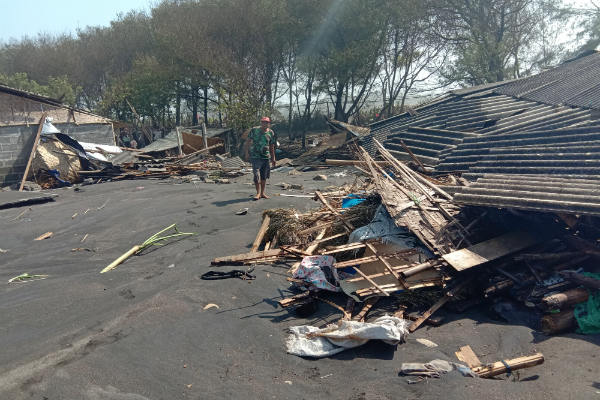 26 Rumah di Bantul Rusak Diterjang Gelombang Tinggi