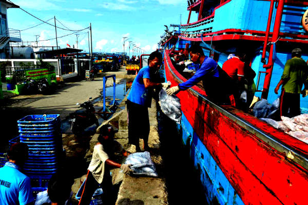 Berkat Menteri Susi, 10.000 Kapal Pencuri Ikan Keluar Indonesia