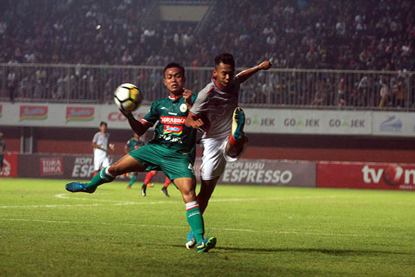 PERSIWA VS PSS SLEMAN : Menit ke-9, Slamet Budiono Bawa PSS Unggul 0-1