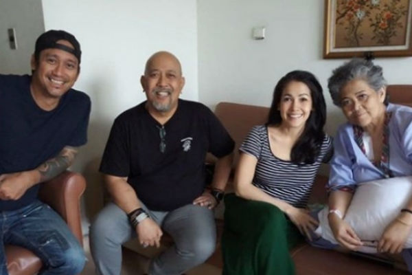 Cerita Istri Indro Warkop Menyusul ke Lokasi Syuting Naik Kursi Roda