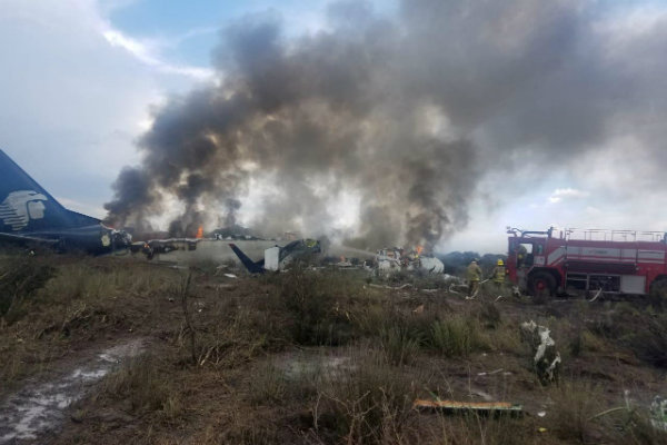 Pesawat Jatuh Usai Lepas Landas di Meksiko, Semua Penumpang Selamat