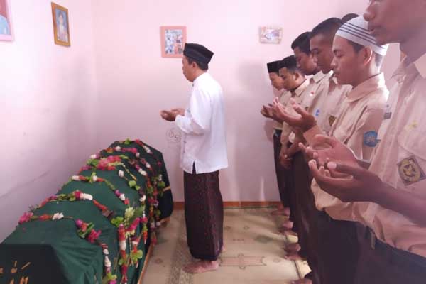 Kerusuhan Suporter, Ayah Iqbal Minta Dalang Pengeroyokan Ditangkap