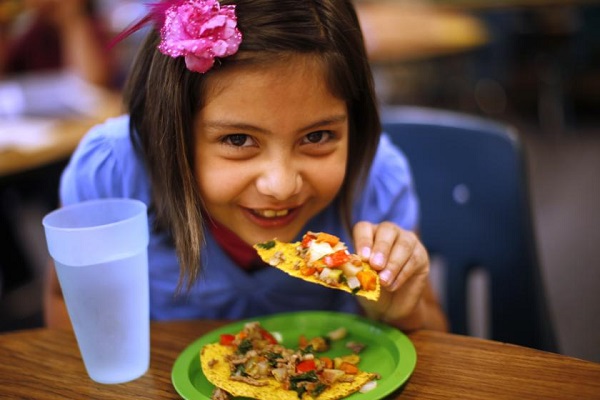 Liburan, Saatnya Melatih Anak-Anak Menjajal Makanan Baru