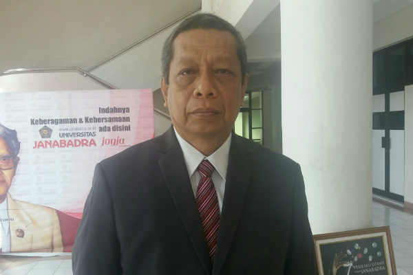 Rektor Baru UJB Bertekad Naikkan Peringkat Kampus