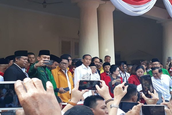 Di Hadapan Pendukungnya, Jokowi Ungkap Alasan Memilih Ma'ruf Amin