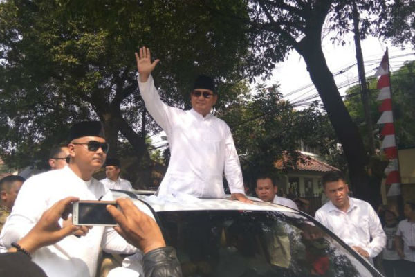 Prabowo-Sandiaga Mendaftar ke KPU dengan Pengawalan Ketat