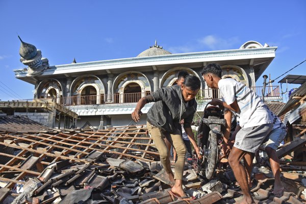 BNPB Minta Jangan Donasi Susu Formula untuk Korban Gempa Lombok